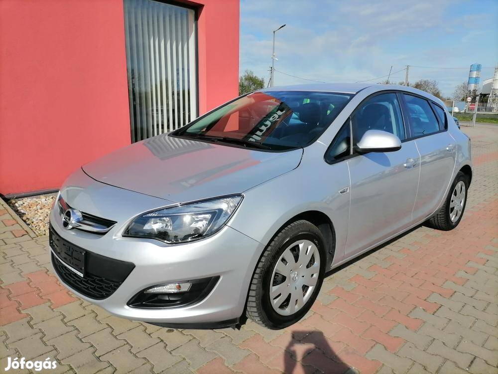 Opel Astra J 1.4 Selection Kitünő állapot 68000...