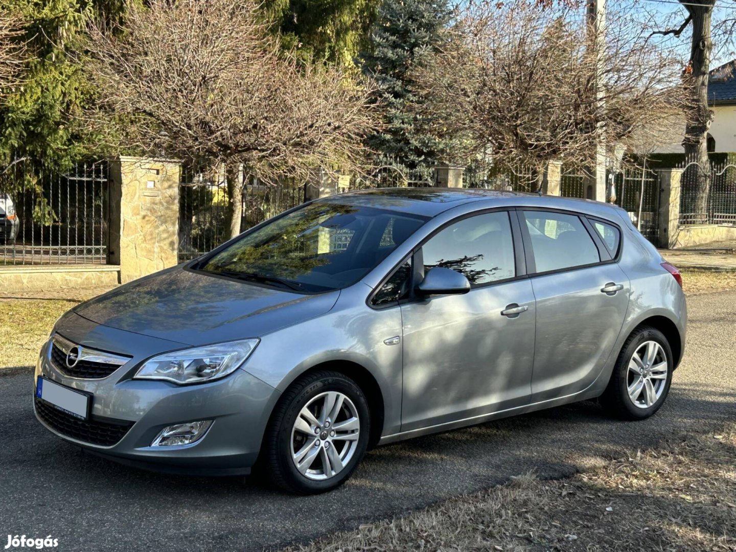 Opel Astra J 1.4 T Essentia Újkora Óta Magyaror...