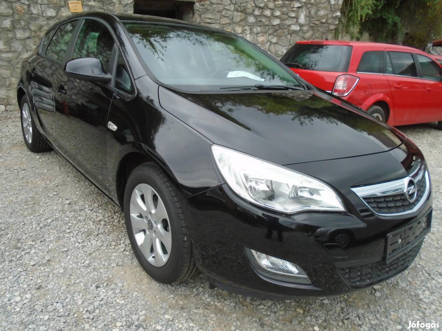 Opel Astra J 1.6 Enjoy Vezetett szervizkönyv