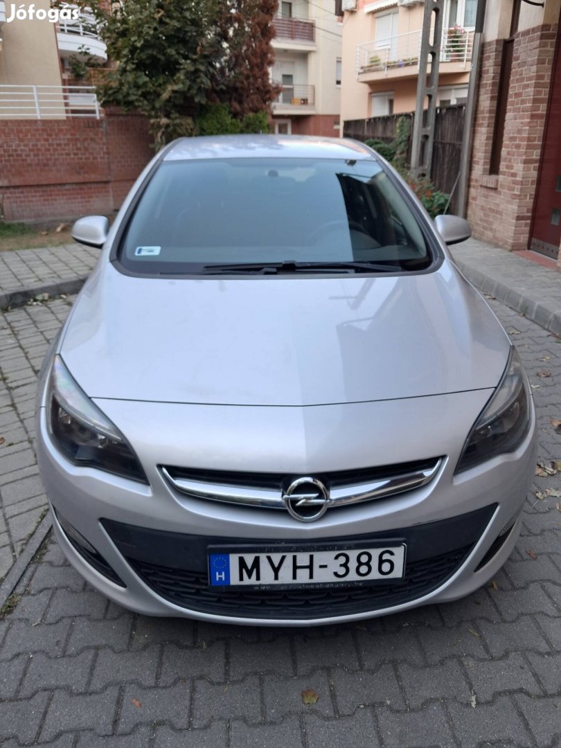 Opel Astra J 1.6 Enjoy eladó