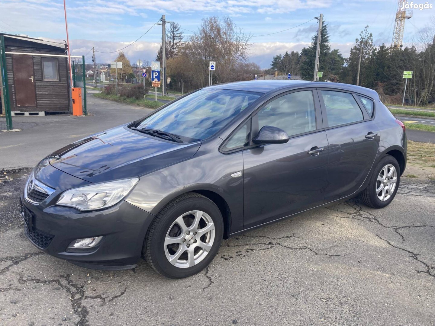 Opel Astra J 1.6 Enjoy téli-nyári kerék. szervi...