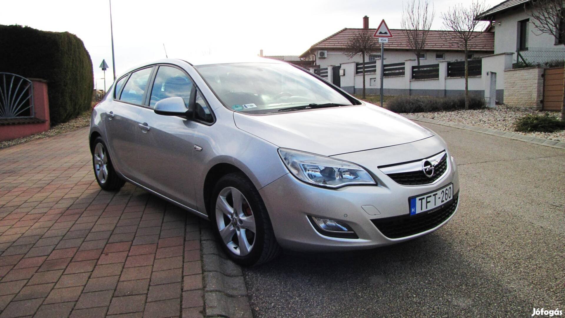 Opel Astra J 1.6 Essentia 2010-Es Modell..19610...