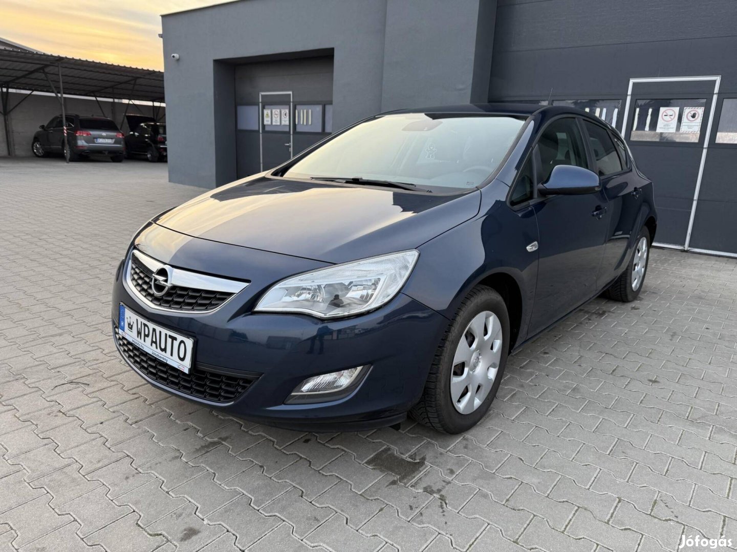 Opel Astra J 1.6 Essentia Valós 185.000.-km