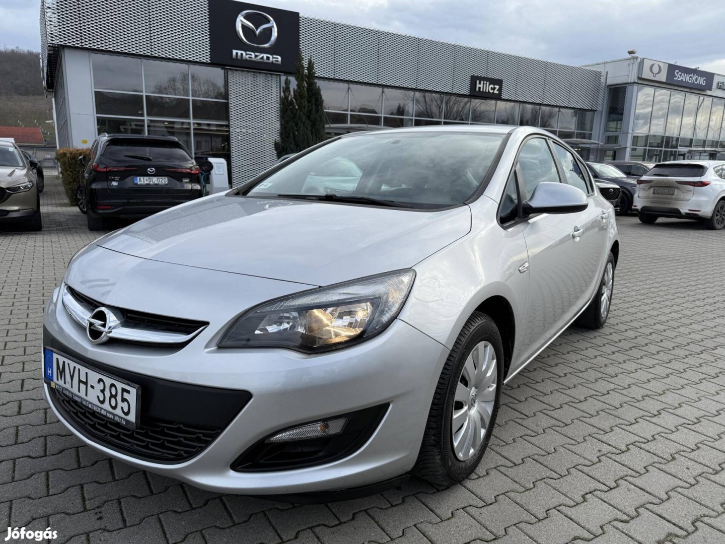 Opel Astra J 1.6 Selection Márkakereskedés