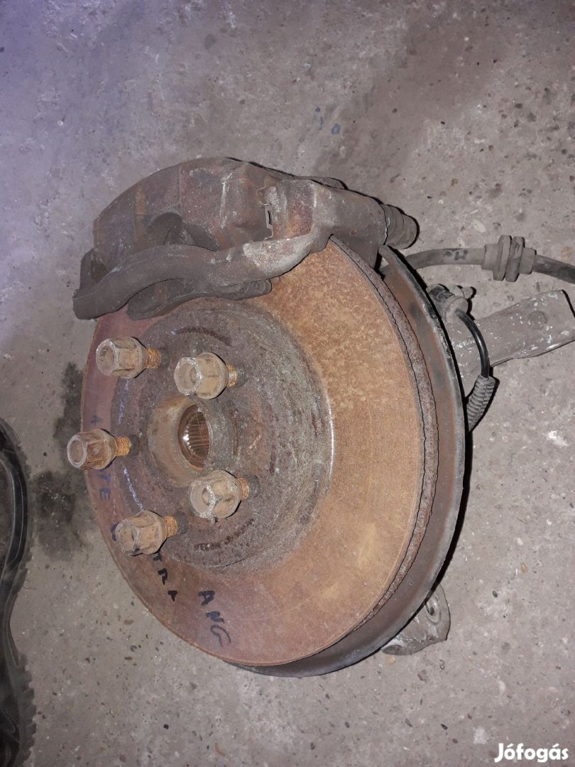 Opel Astra J Bal Első Csonkállvány Kerékaggyal Féknyereg ABS
