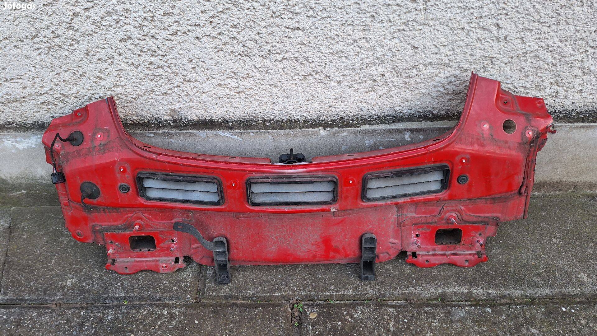 Opel Astra J GTC hátfal