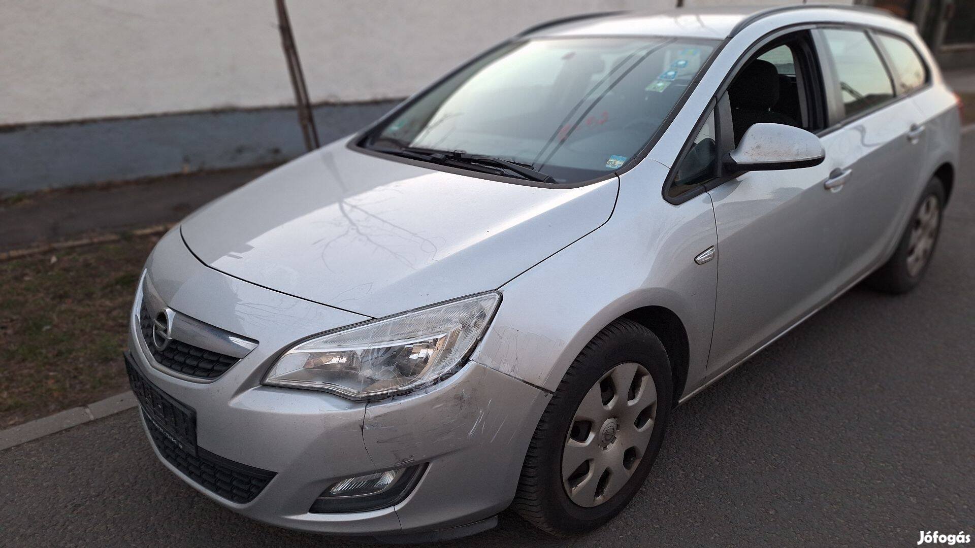 Opel Astra J Kombi A14NET Alkatrész