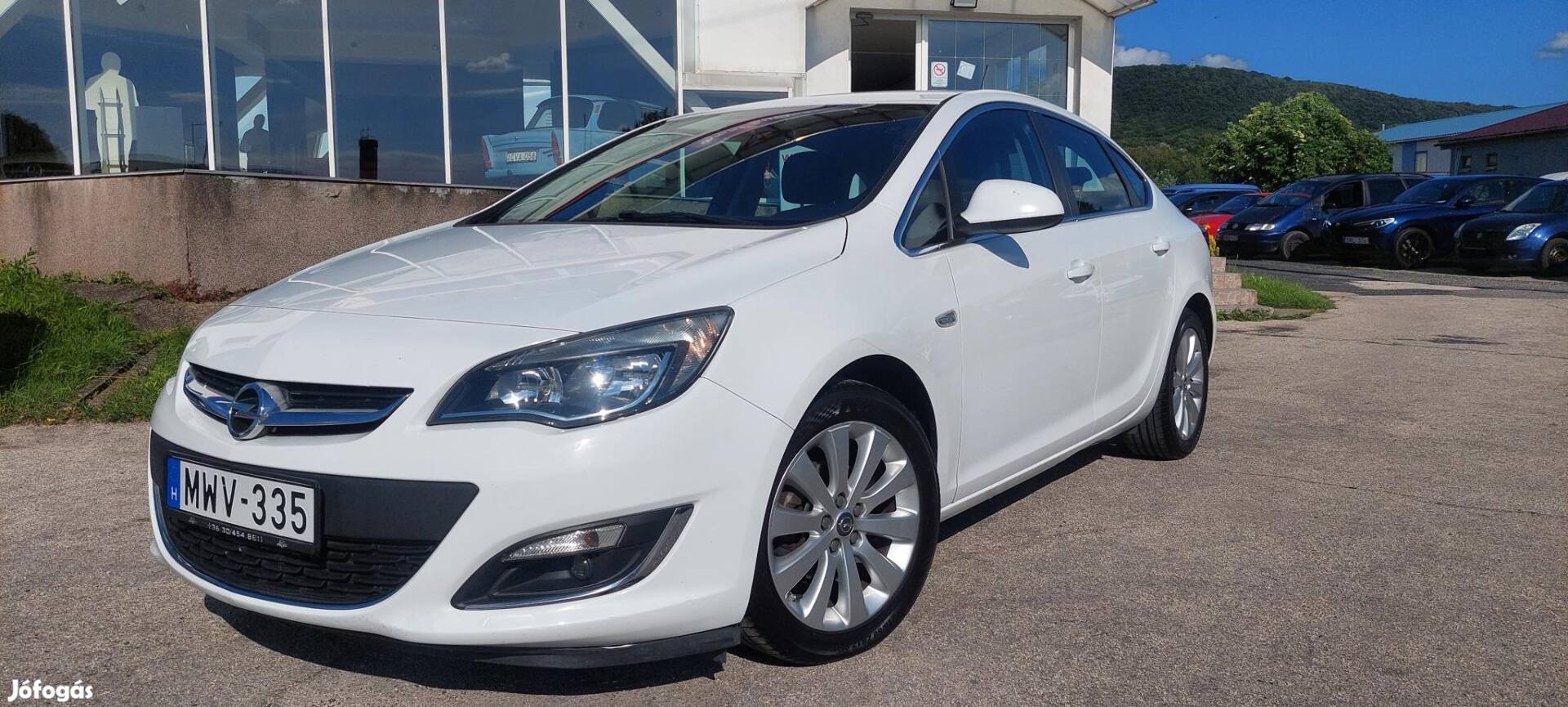 Opel Astra J Sedan 1.4 T Cosmo Megkímélt! Autób...