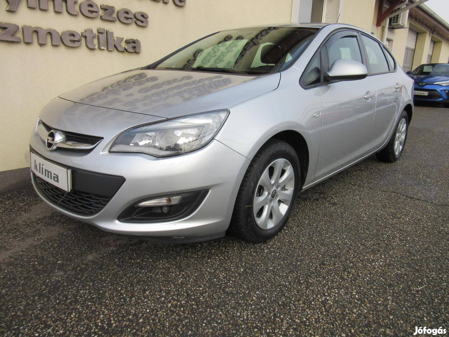 Opel Astra J Sedan 1.6 Cosmo Első Tulajdonostól...