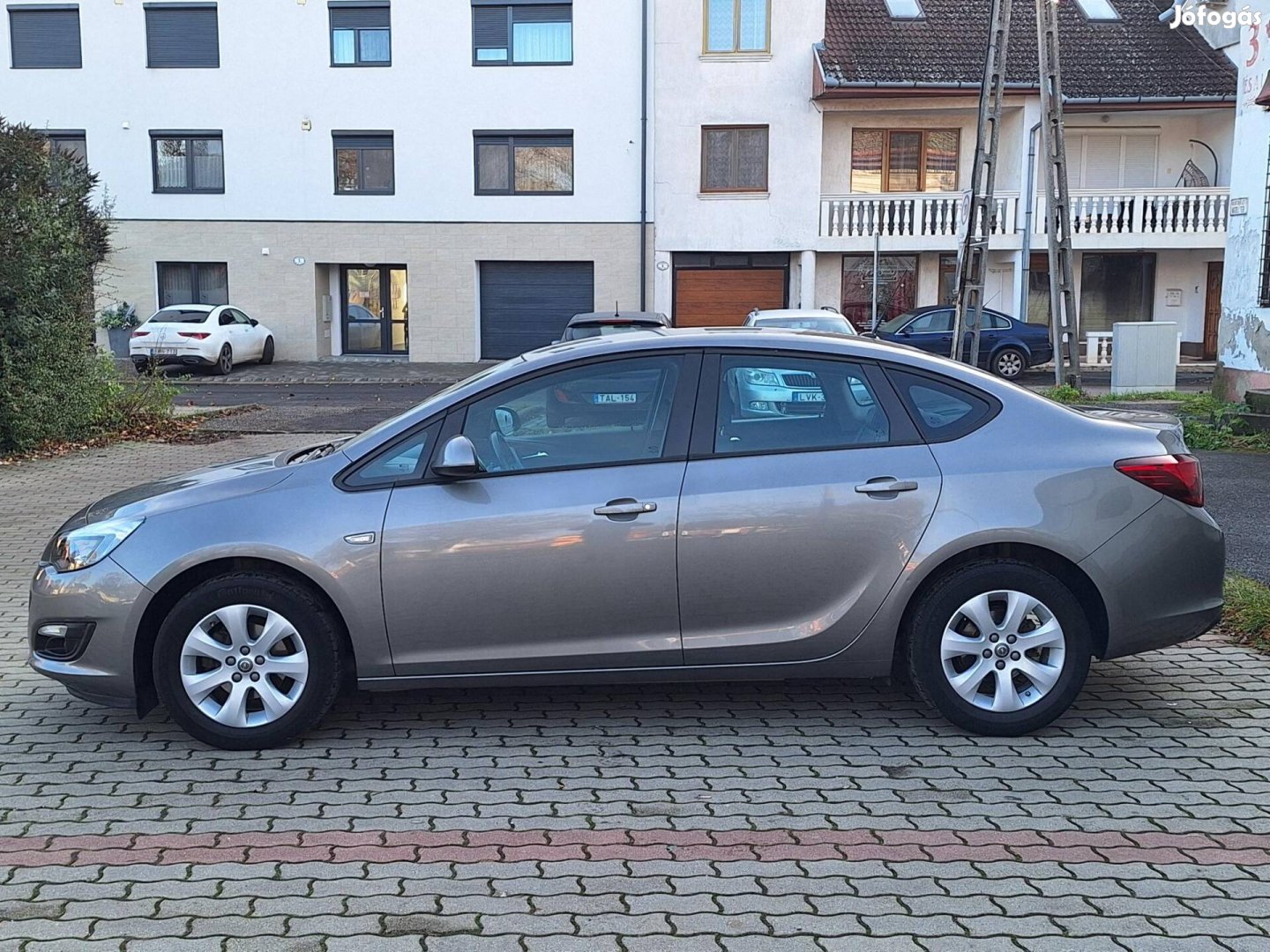 Opel Astra J Sedan 1.6 Enjoy EURO6