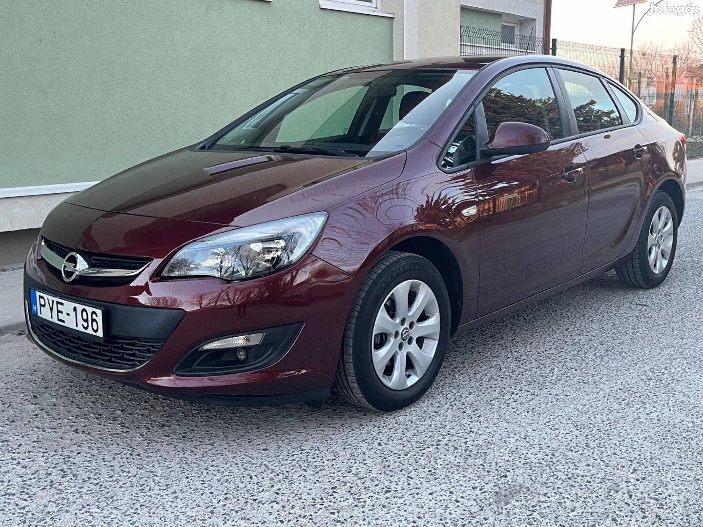 Opel Astra J Sedan 1.6 Enjoy EURO6 70185