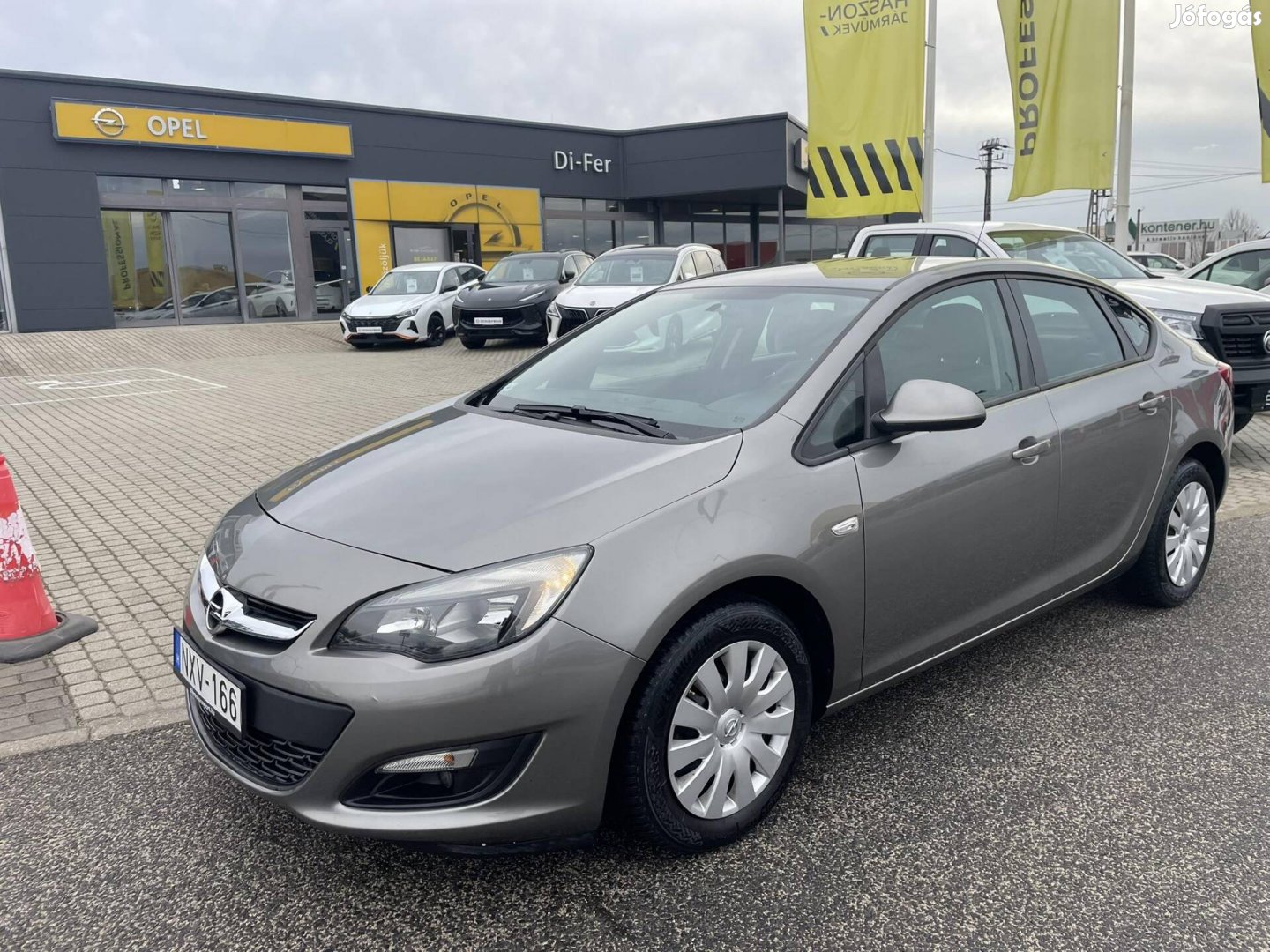 Opel Astra J Sedan 1.6 Enjoy EURO6