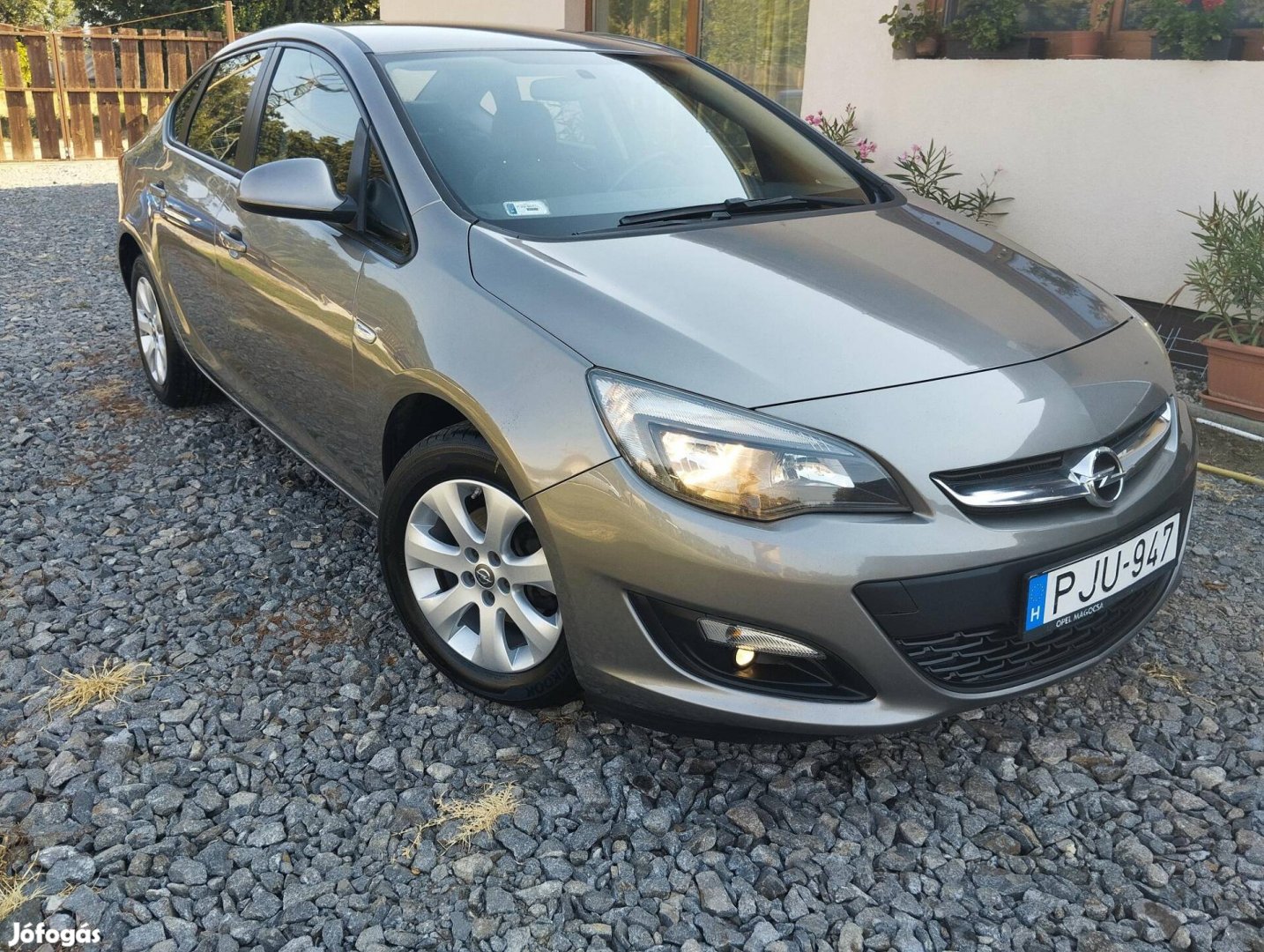 Opel Astra J Sedan 1.6 Enjoy EURO6 Magyar!!!+1G...