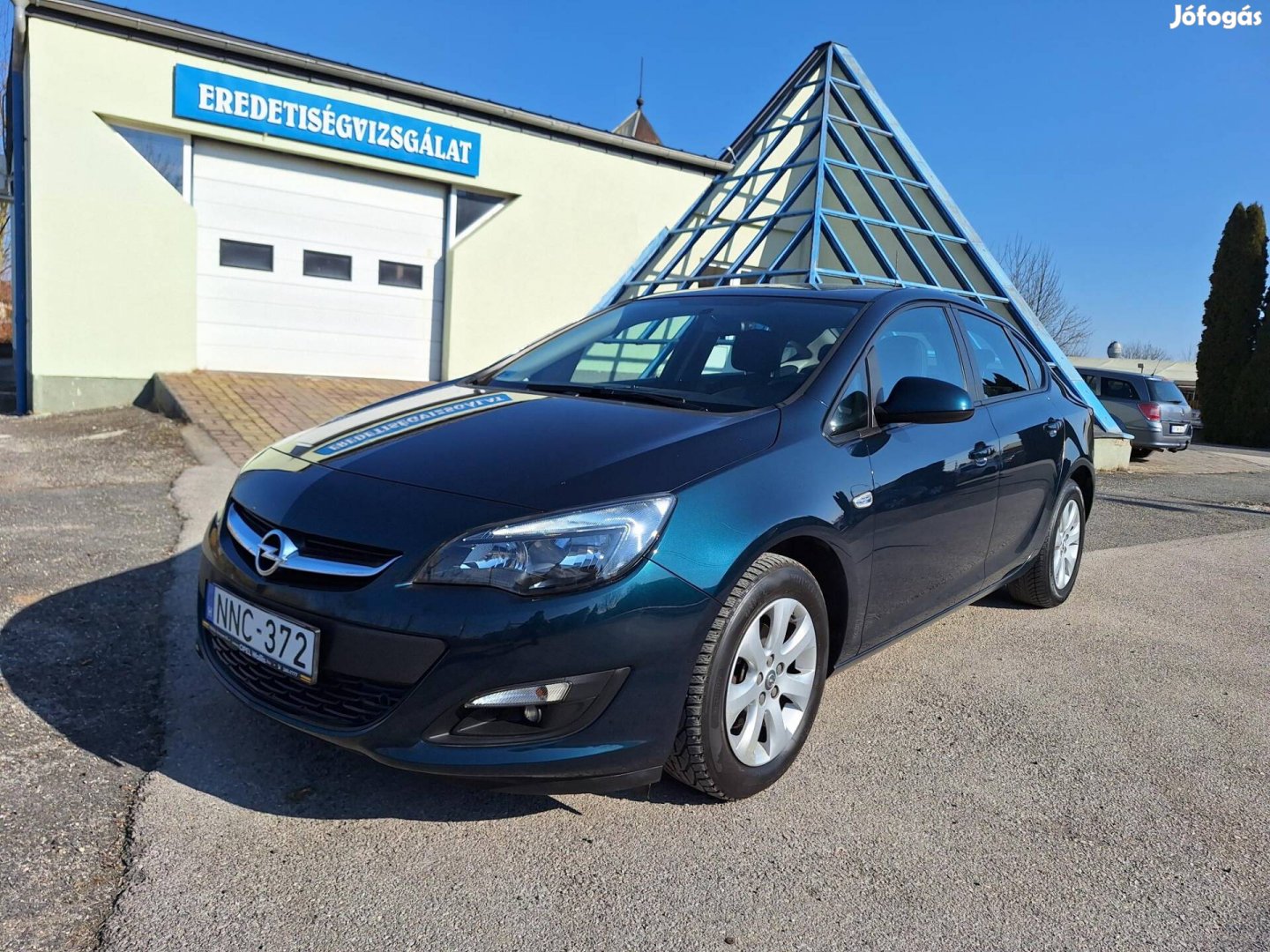 Opel Astra J Sedan 1.6 Enjoy EURO6 Magyarország...