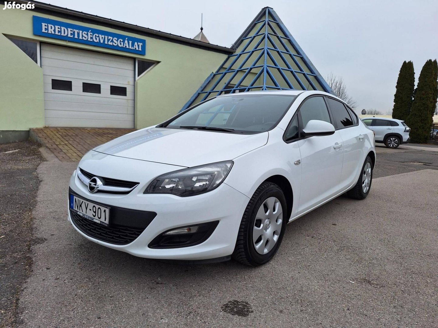 Opel Astra J Sedan 1.6 Enjoy EURO6 Magyarország...