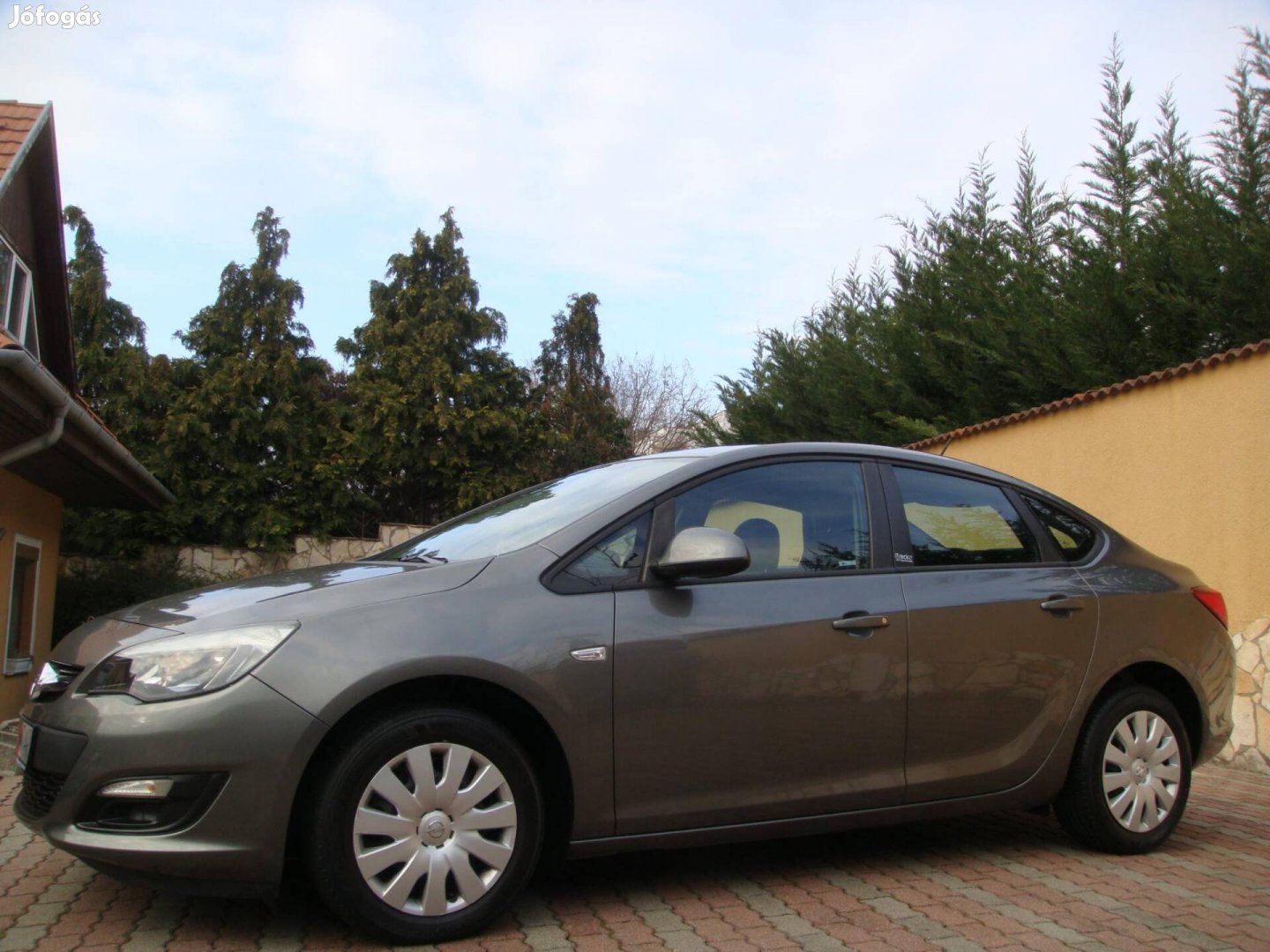 Opel Astra J Sedan 1.6 Enjoy EURO6 Mo-i!Karambo...