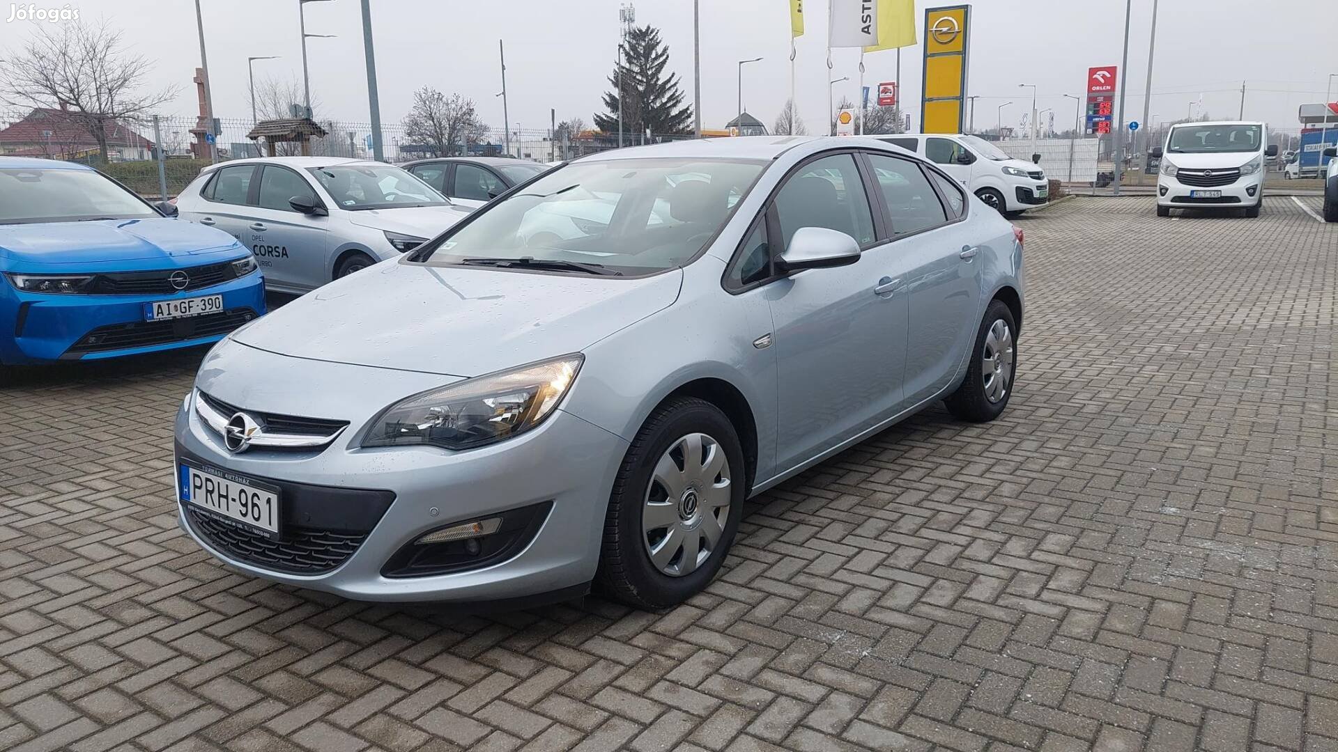 Opel Astra J Sedan 1.6 Enjoy EURO6 Mo-i!