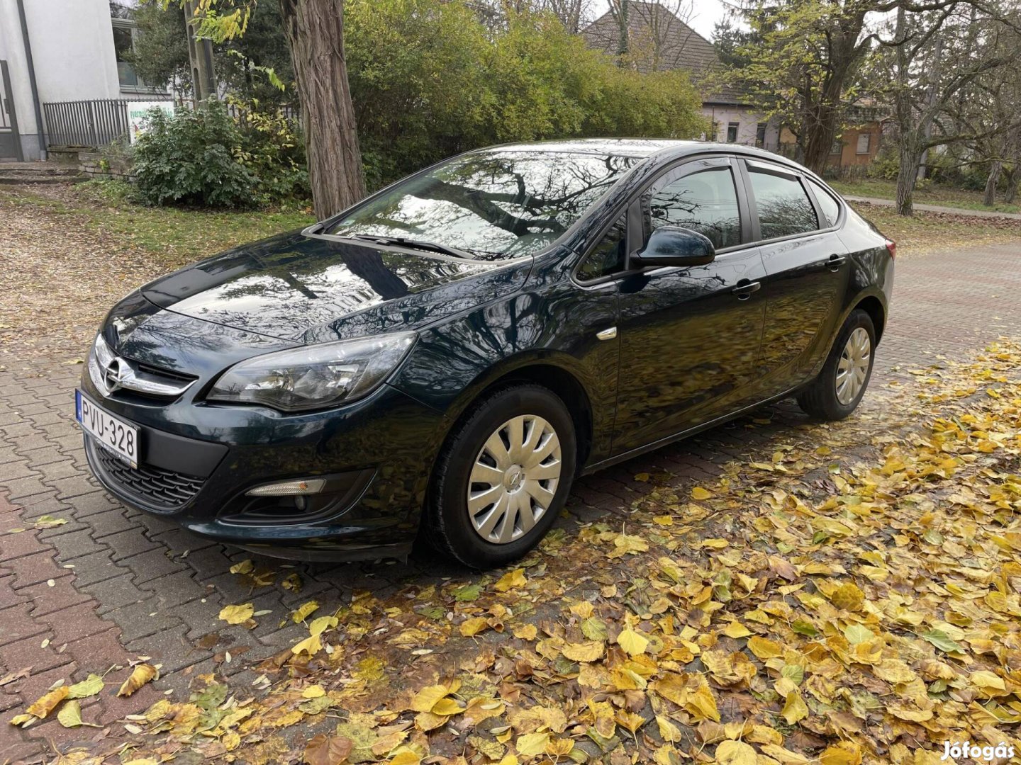 Opel Astra J Sedan 1.6 Enjoy EURO6 szervizelt j...