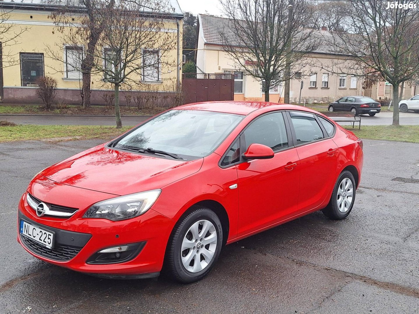 Opel Astra J Sedan 1.6 Enjoy Magyarországi! Els