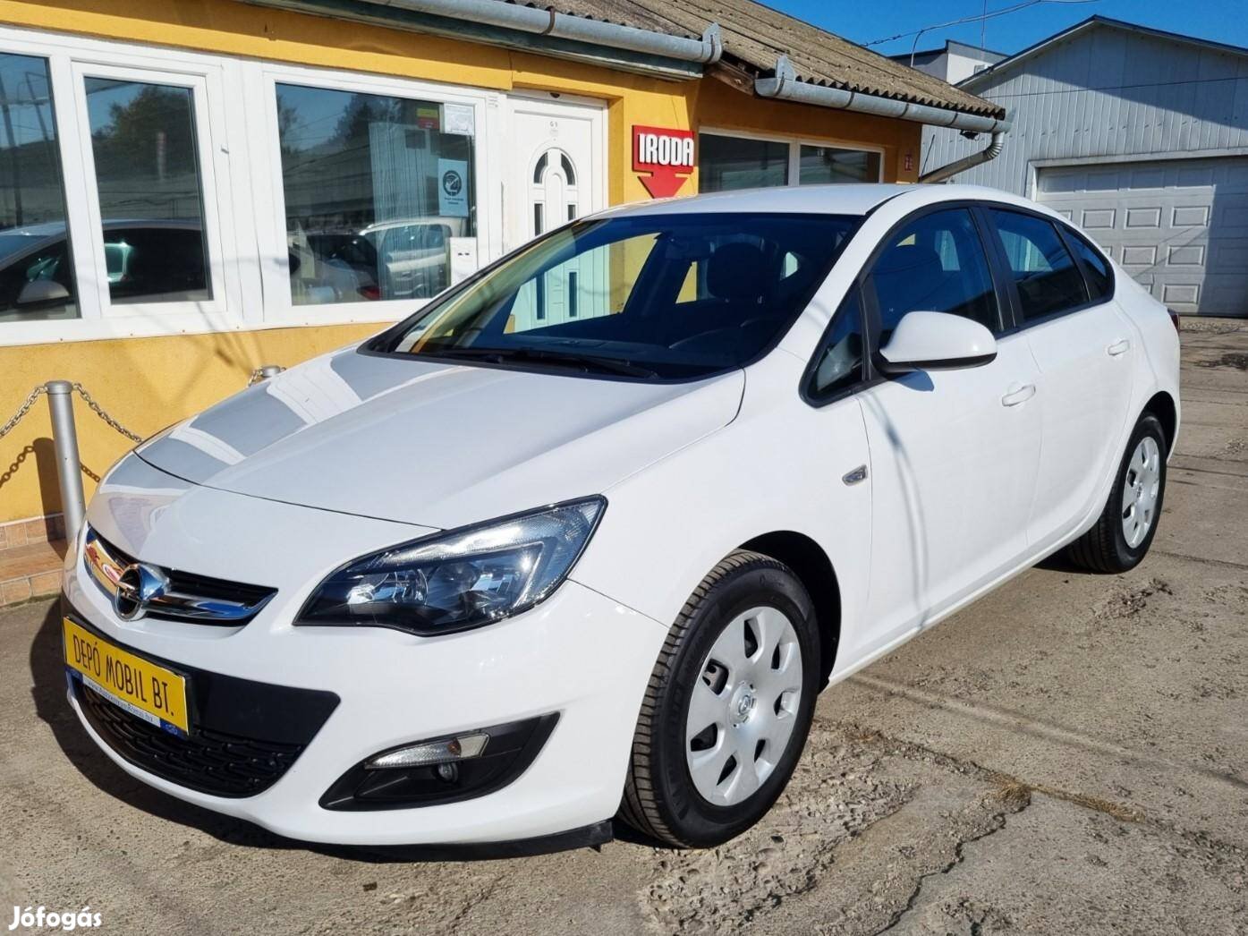 Opel Astra J Sedan 1.6 Selection (Automata) EURO6