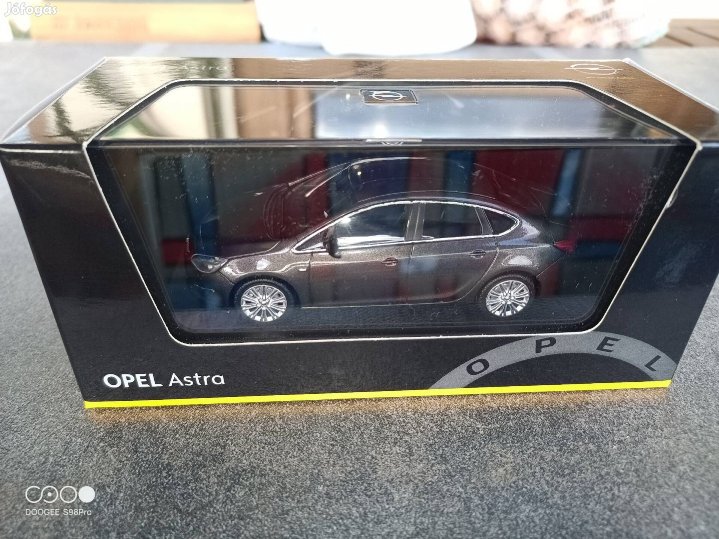 Opel Astra J Sedan notchback 1/43 modell autó