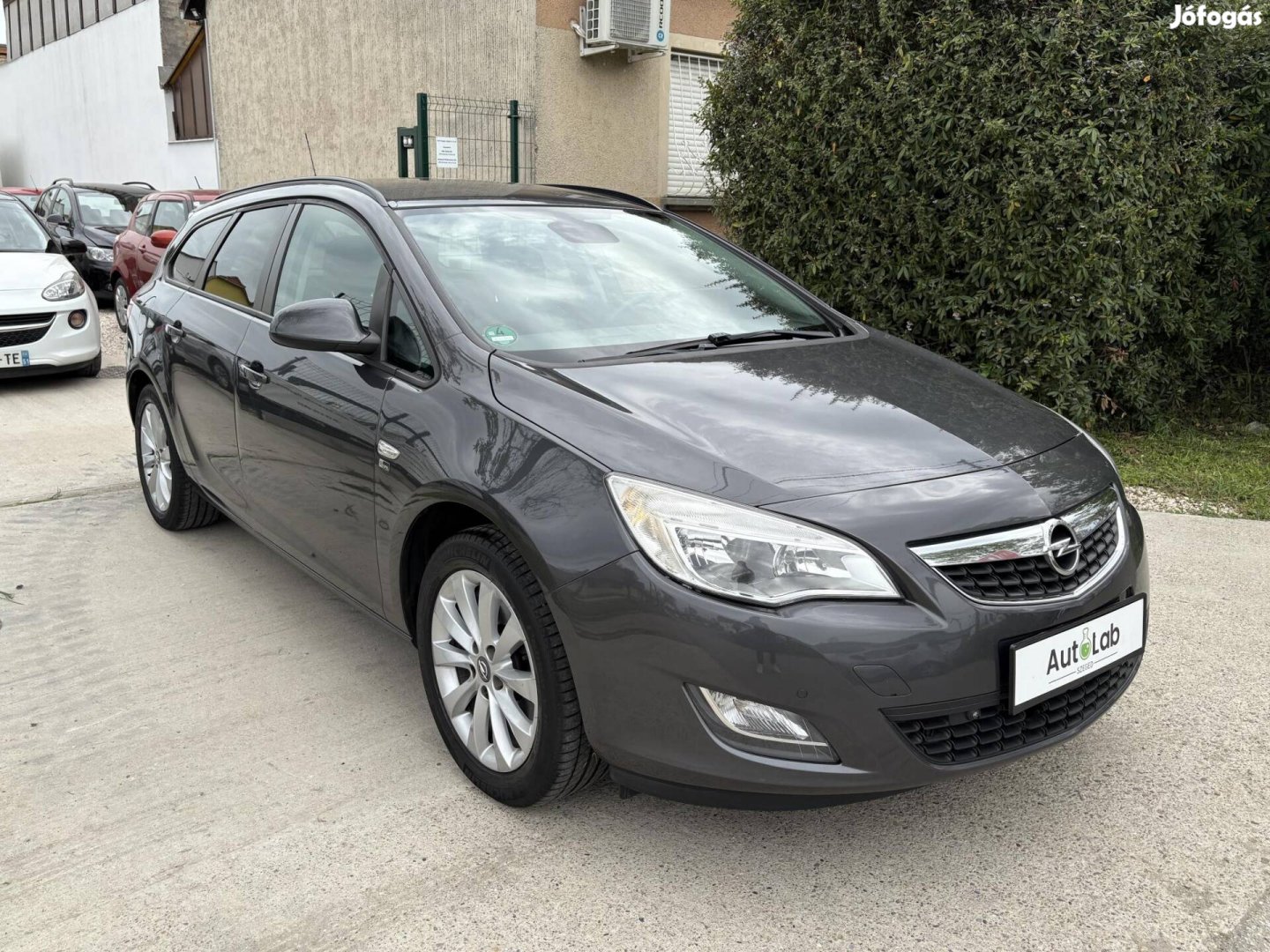 Opel Astra J Sports Tourer 1.7 CDTI Cosmo / Ülé...