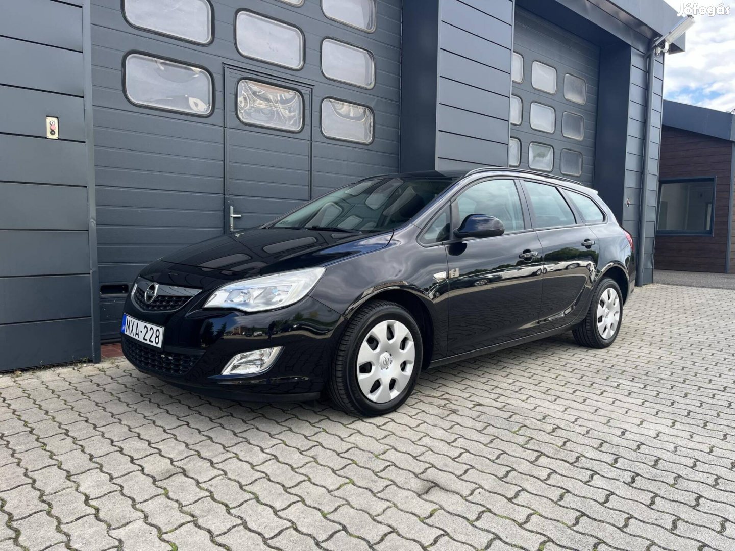 Opel Astra J Sports Tourer 1.7 CDTI Enjoy SZERV...