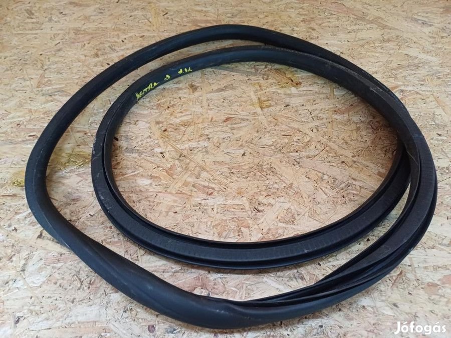 Opel Astra J 2009-2015 Jobb Hátsó Ajtókéder Gumi