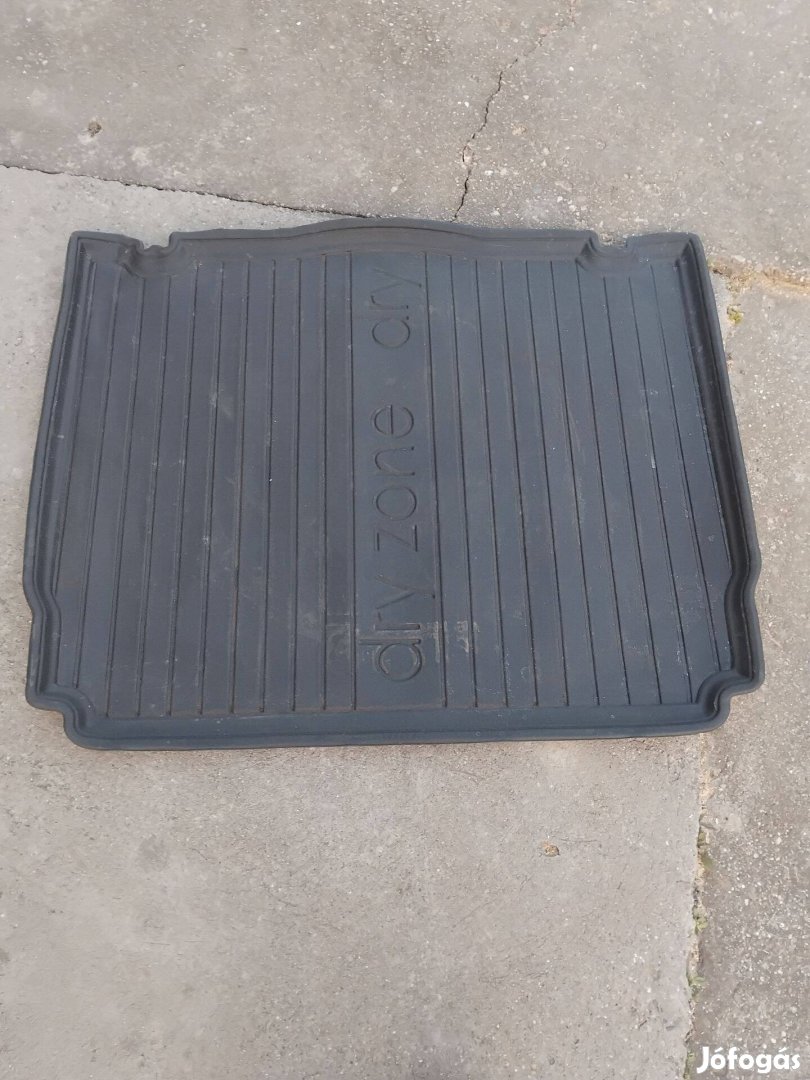 Opel Astra J csomagtartó szőnyeg