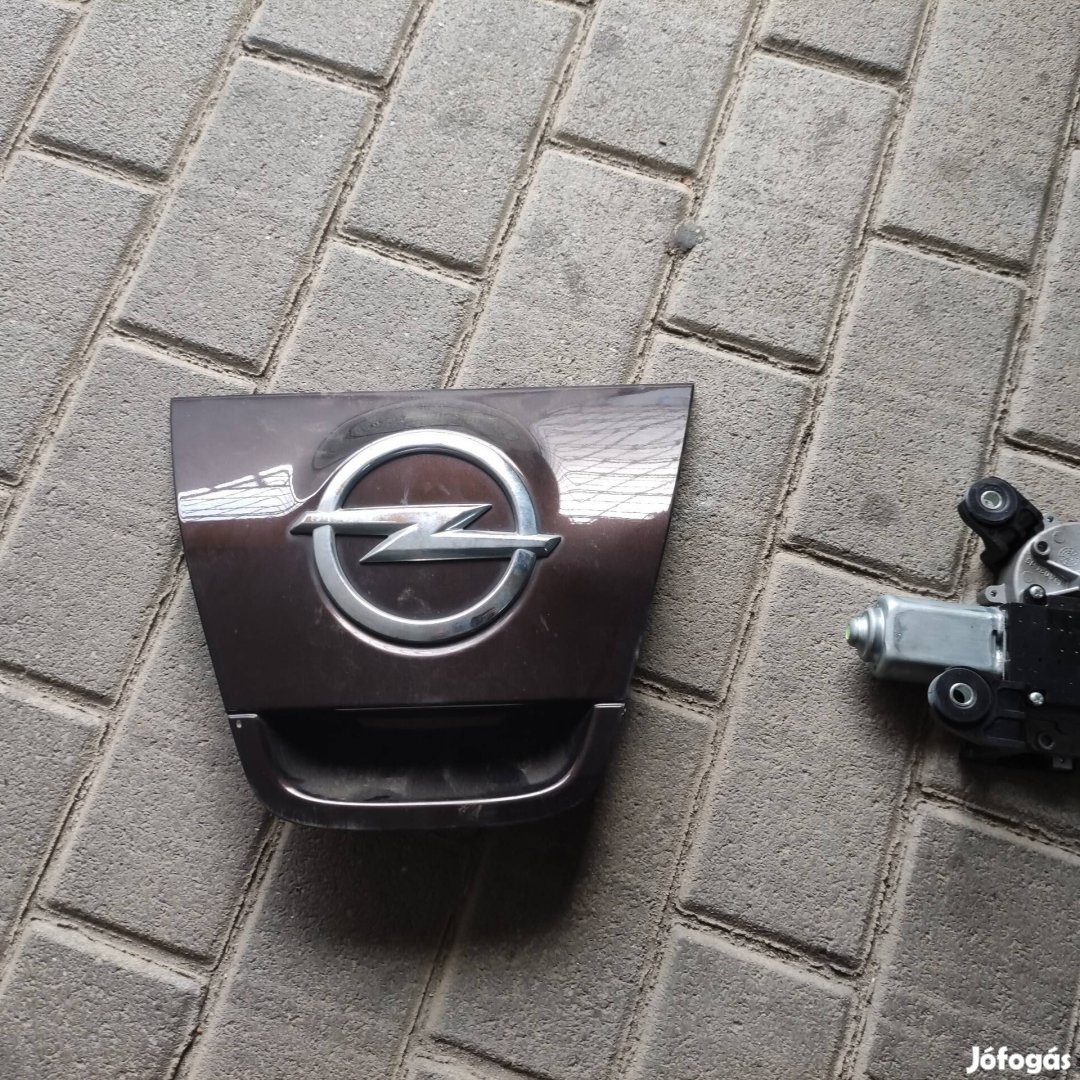 Opel Astra J csomagtér nyitó kapcsoló, kilincs