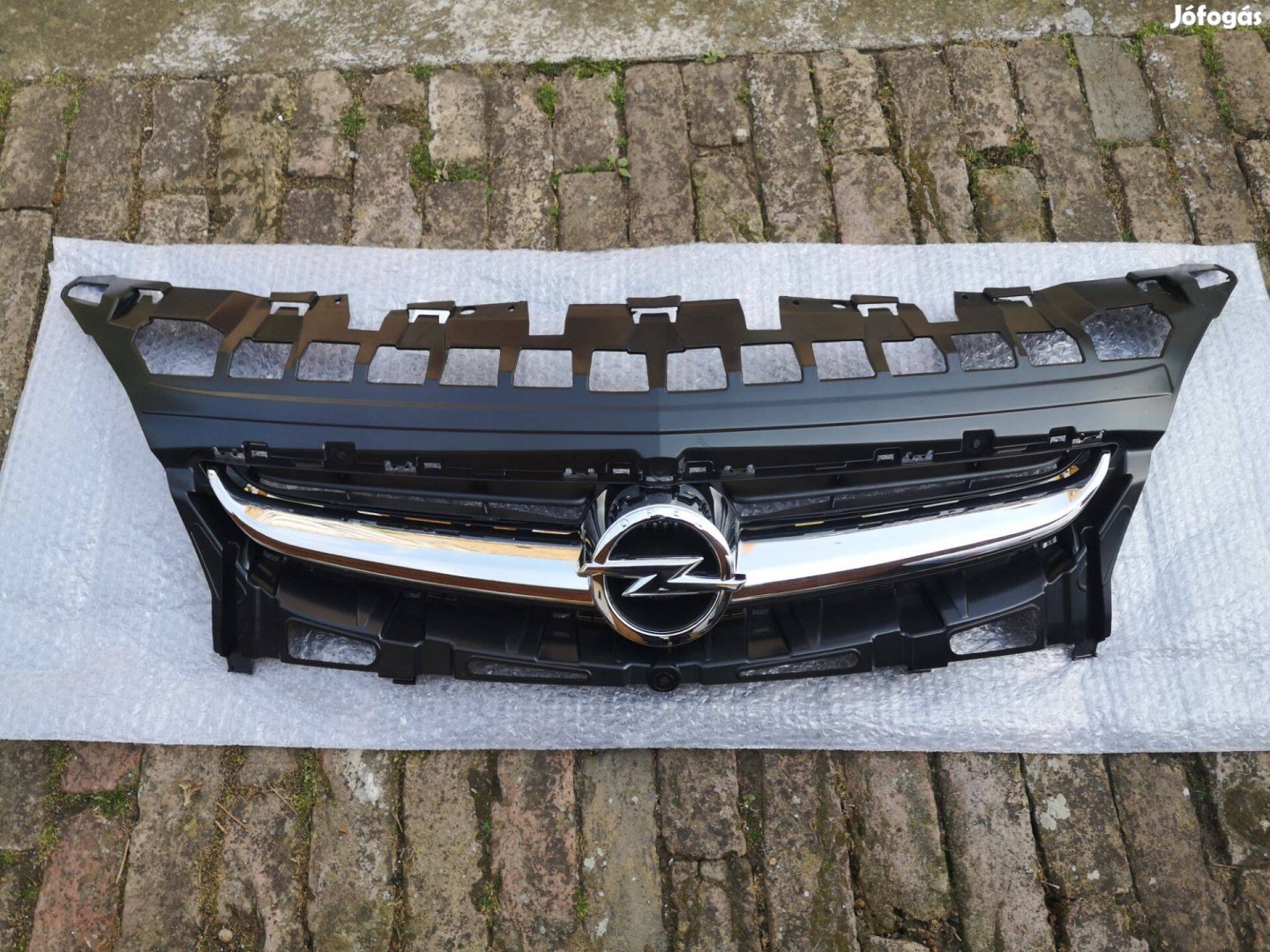 Opel Astra J facelift króm hűtőrács