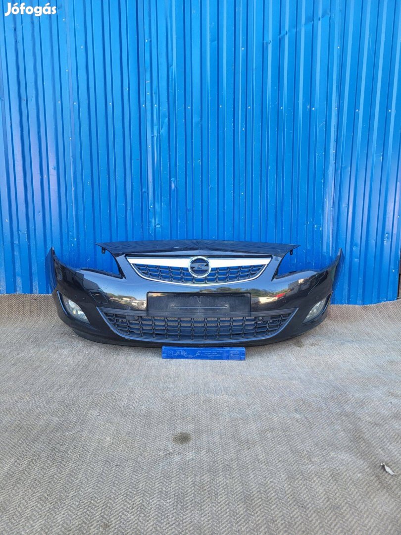 Opel Astra J gyári 13264403 4 radaros első lökhárító fekete