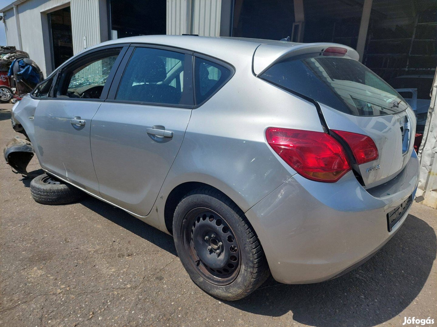 Opel Astra J hátsó lökhárító