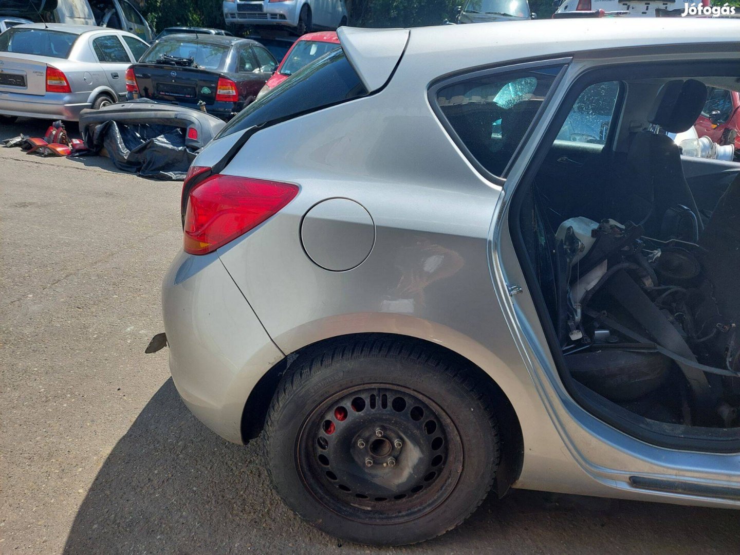 Opel Astra J hátsó negyed
