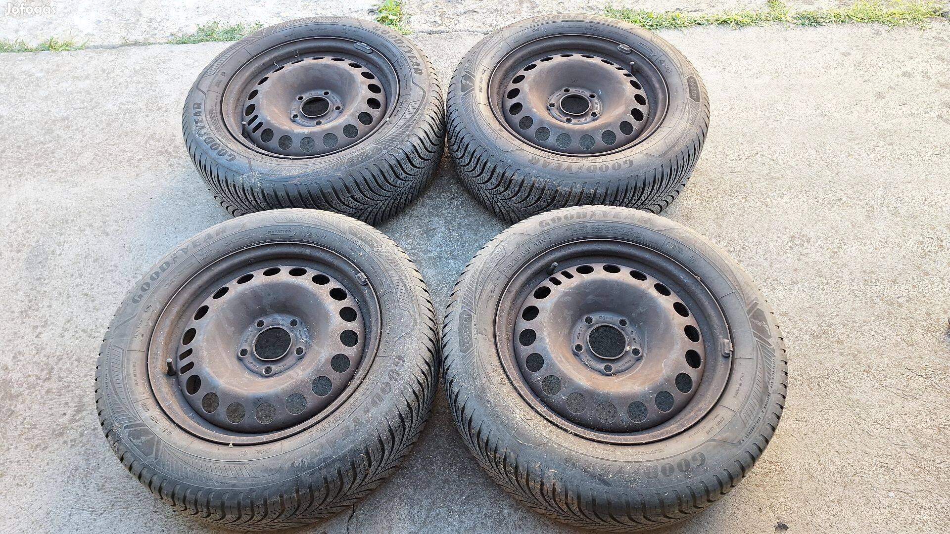 Opel Astra J kerék 215/60 R16