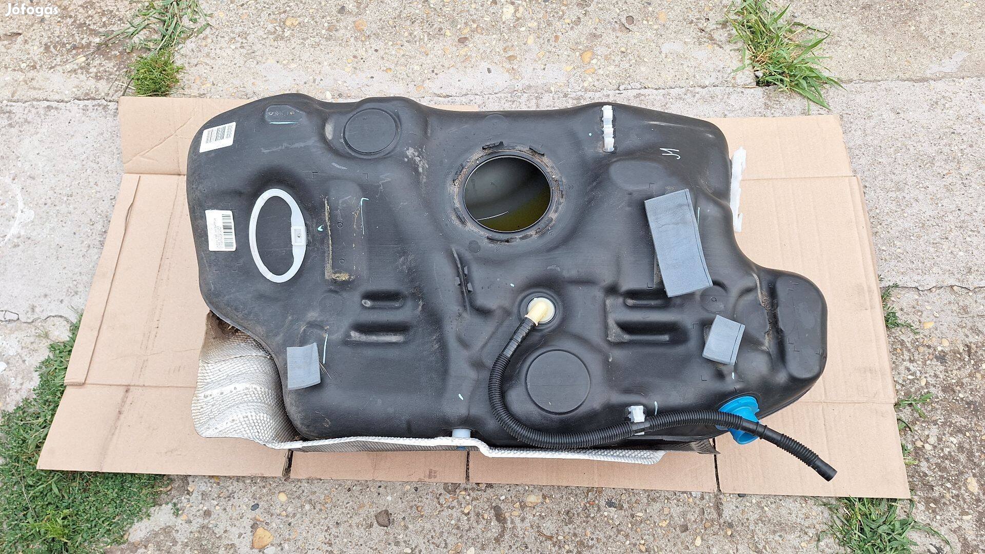 Opel Astra J kombi A17DTS tank