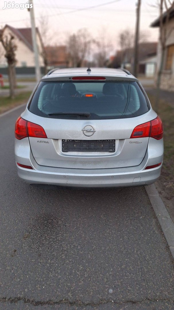 Opel Astra J kombi csomagtérajtó Z176