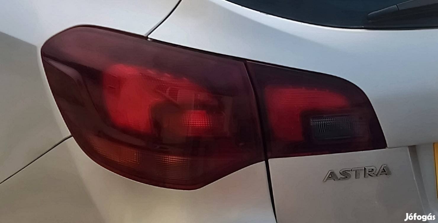 Opel Astra J kombi jobb és bal hátsó lámpa