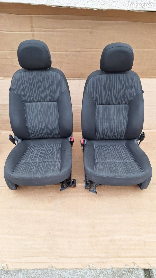 Opel Astra J kombi ülés szett