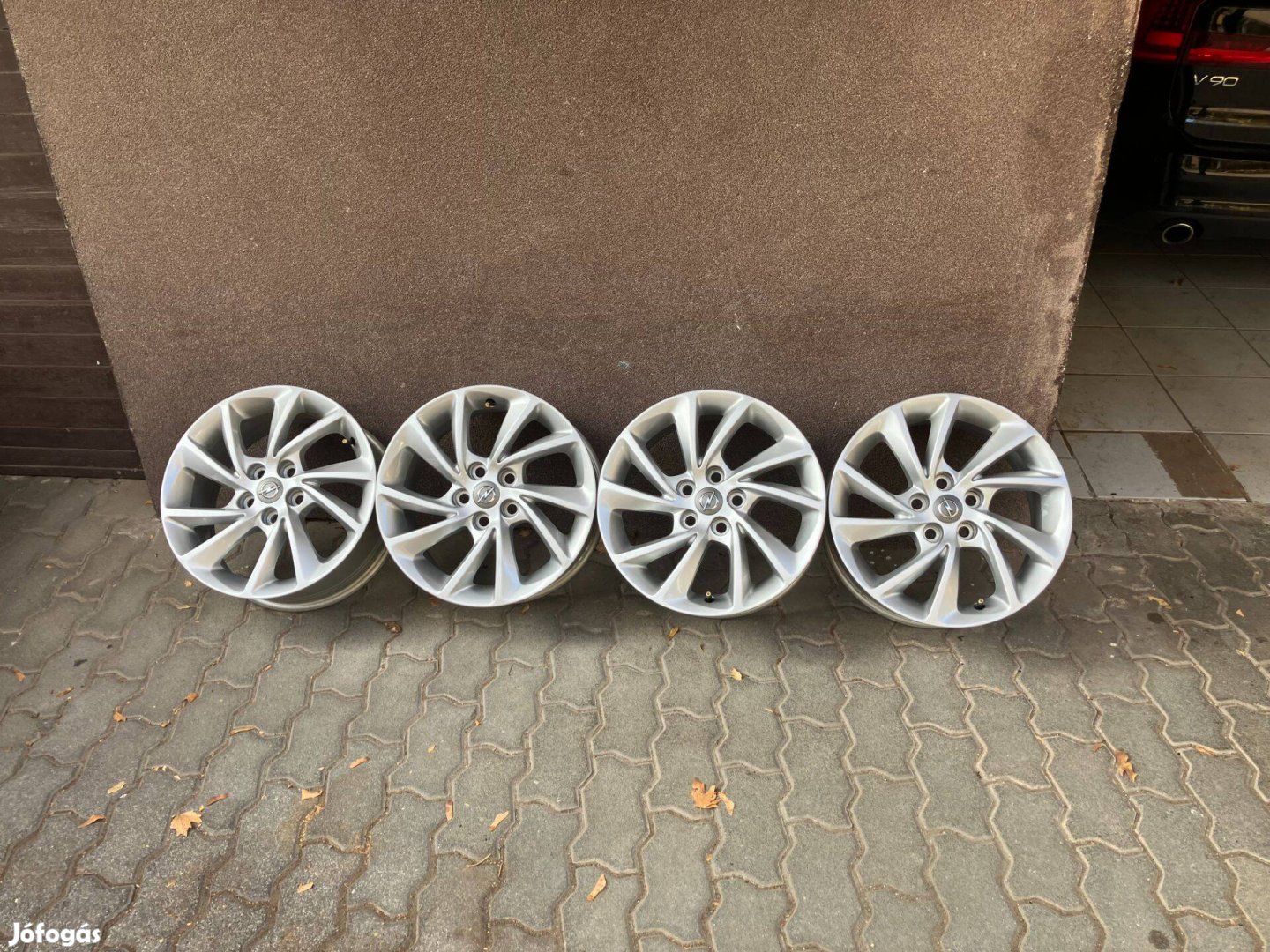Opel Astra K 10 küllős csavart felni, 5x105 mm