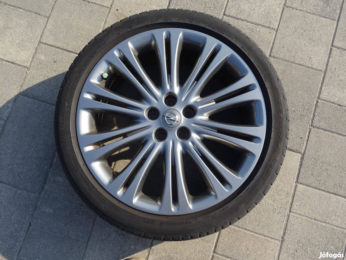 Opel Astra K 19" 5x105 ET46 gyári alufelni 235/40R19 nyárigumi