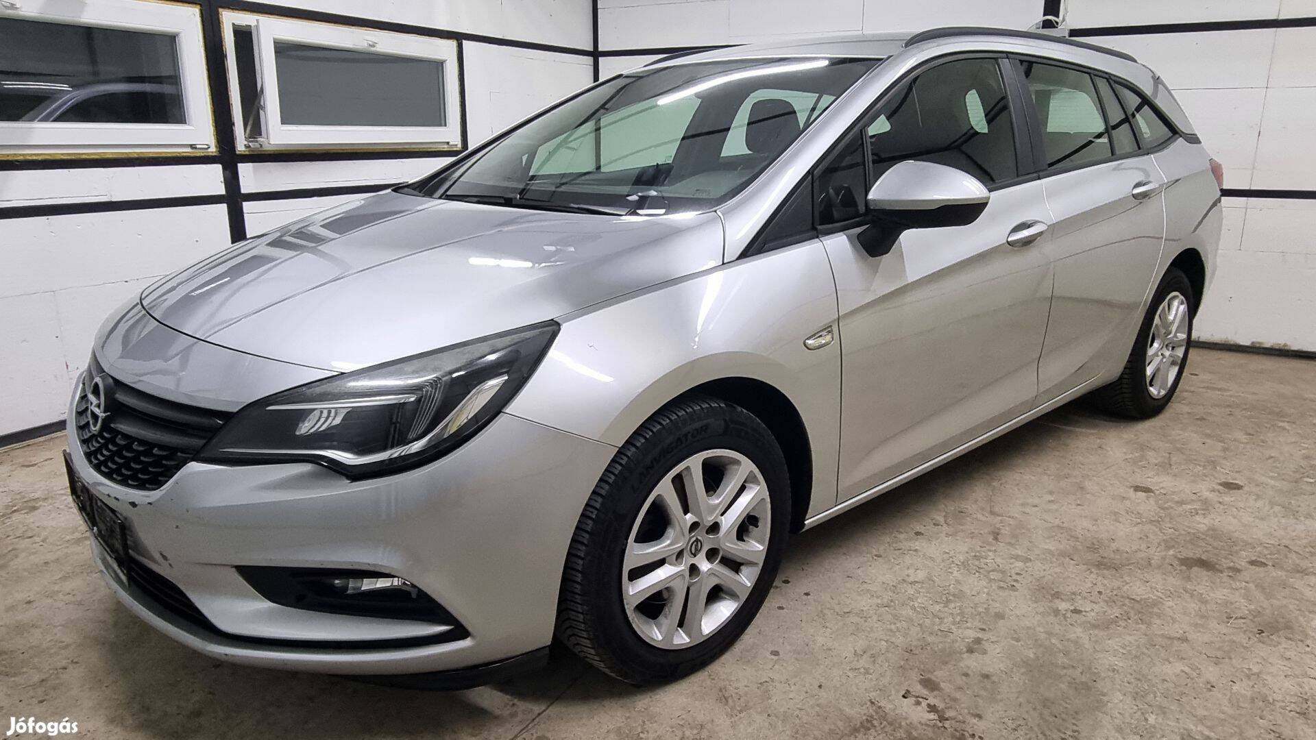 Opel Astra K Kombi 1.6CDTI Bontott Alkatrész gyári