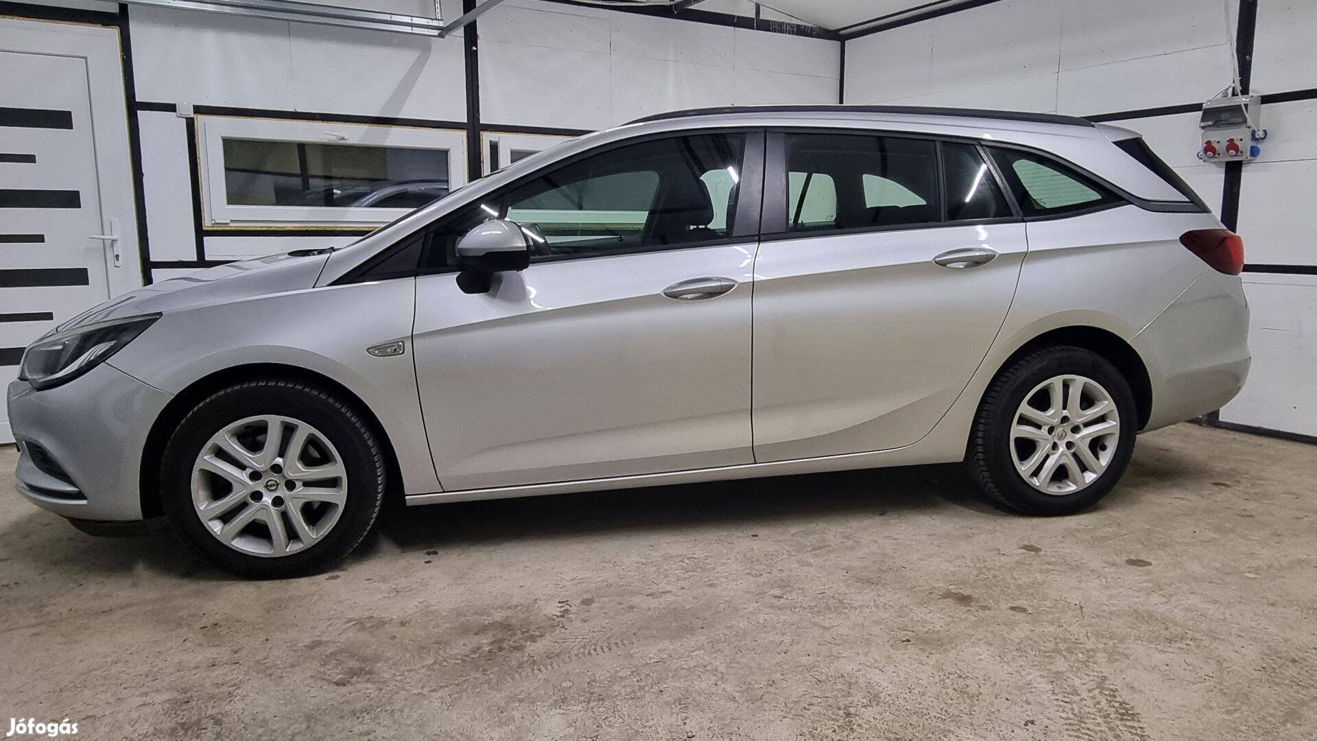 Opel Astra K Kombi 1.6 Cdti Bontott Alkatrész