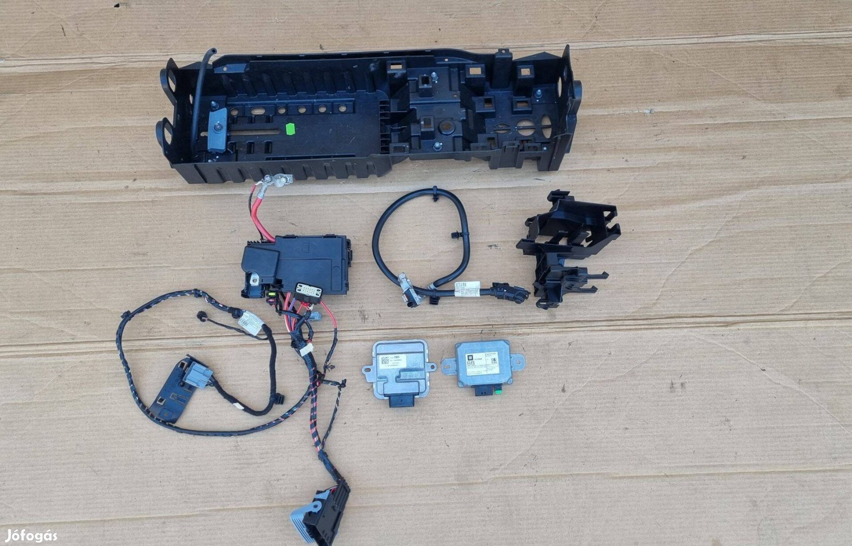 Opel Astra K Kombi Akkumulátor Tároló Elektromos Alkatrész gyári