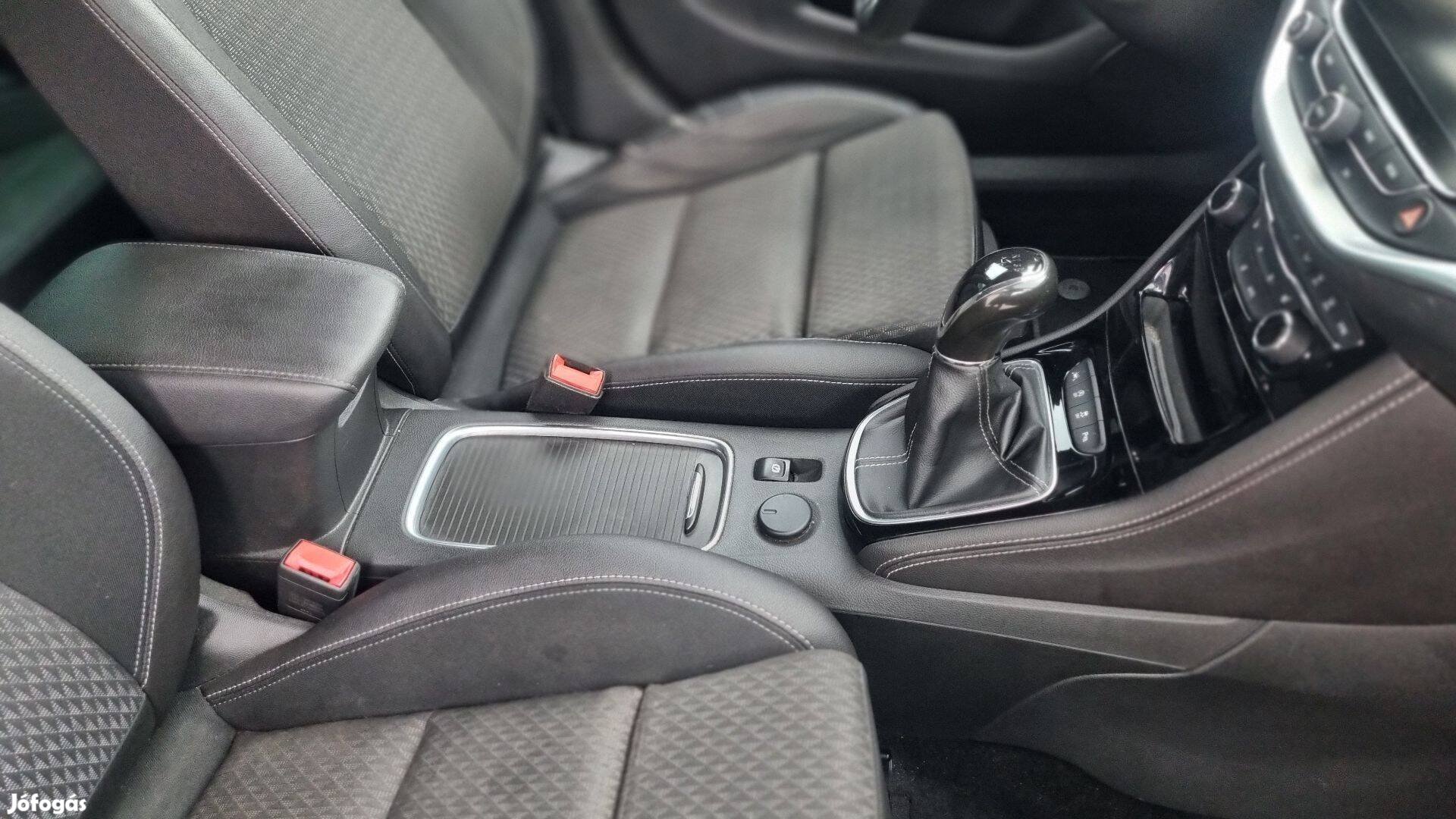 Opel Astra K Kombi Félbőr Ülés Garnitúra