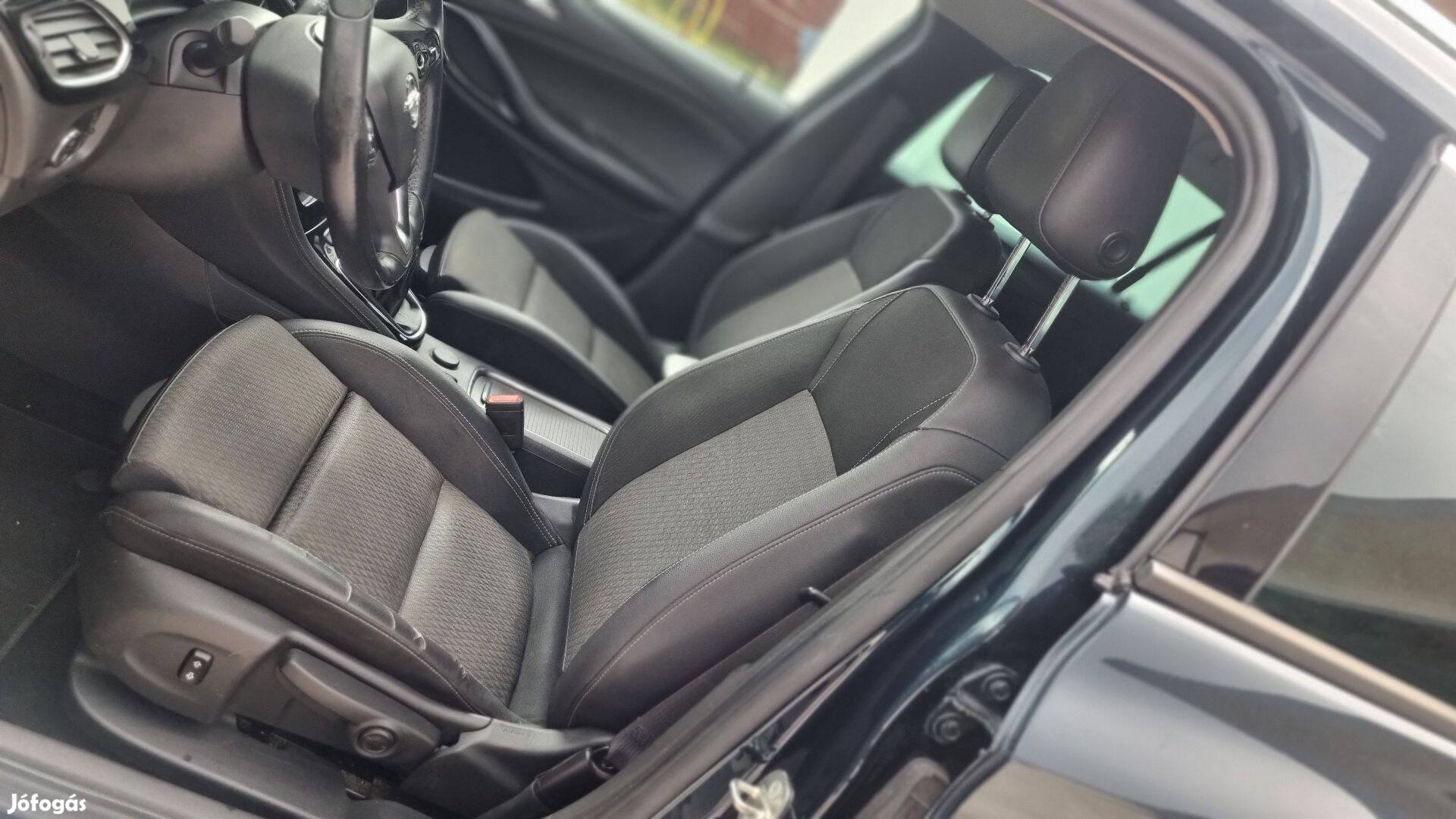Opel Astra K Kombi Félbőr Ülés Garnitúra komplett