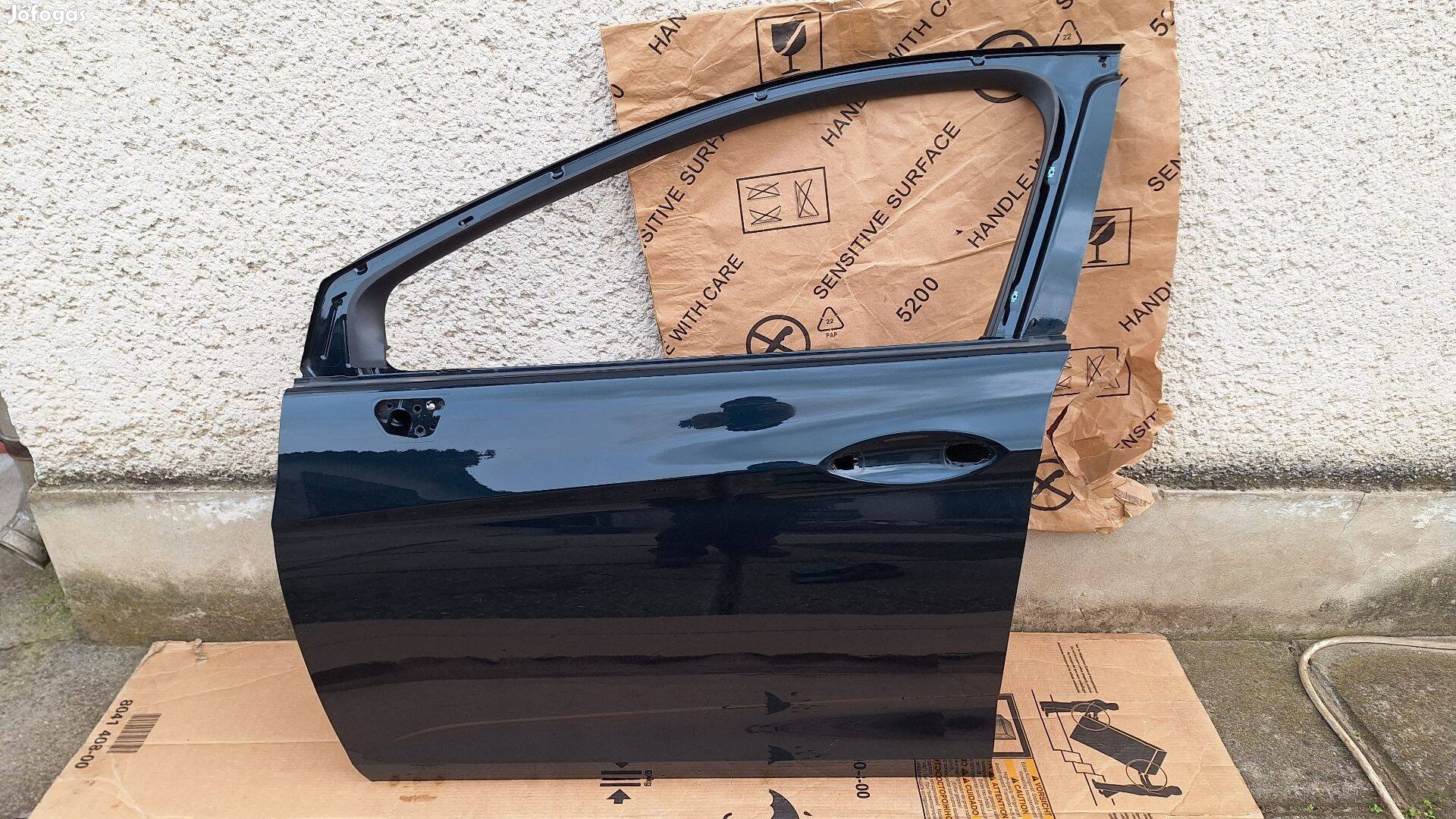 Opel Astra K kombi ajtó Z30V