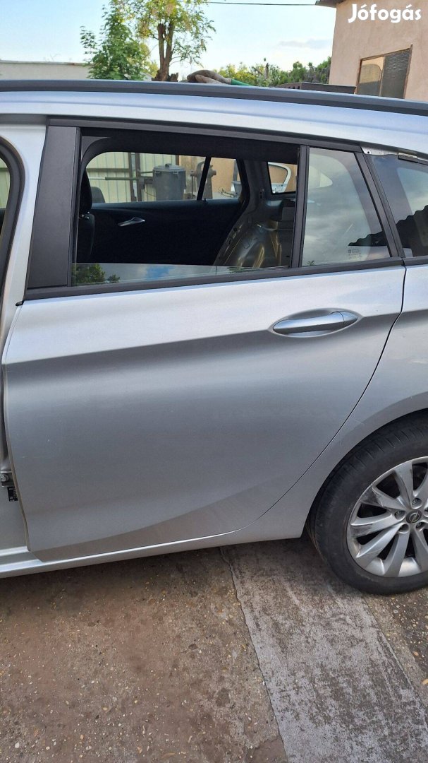 Opel Astra K kombi bal hátsó ajtó Z176