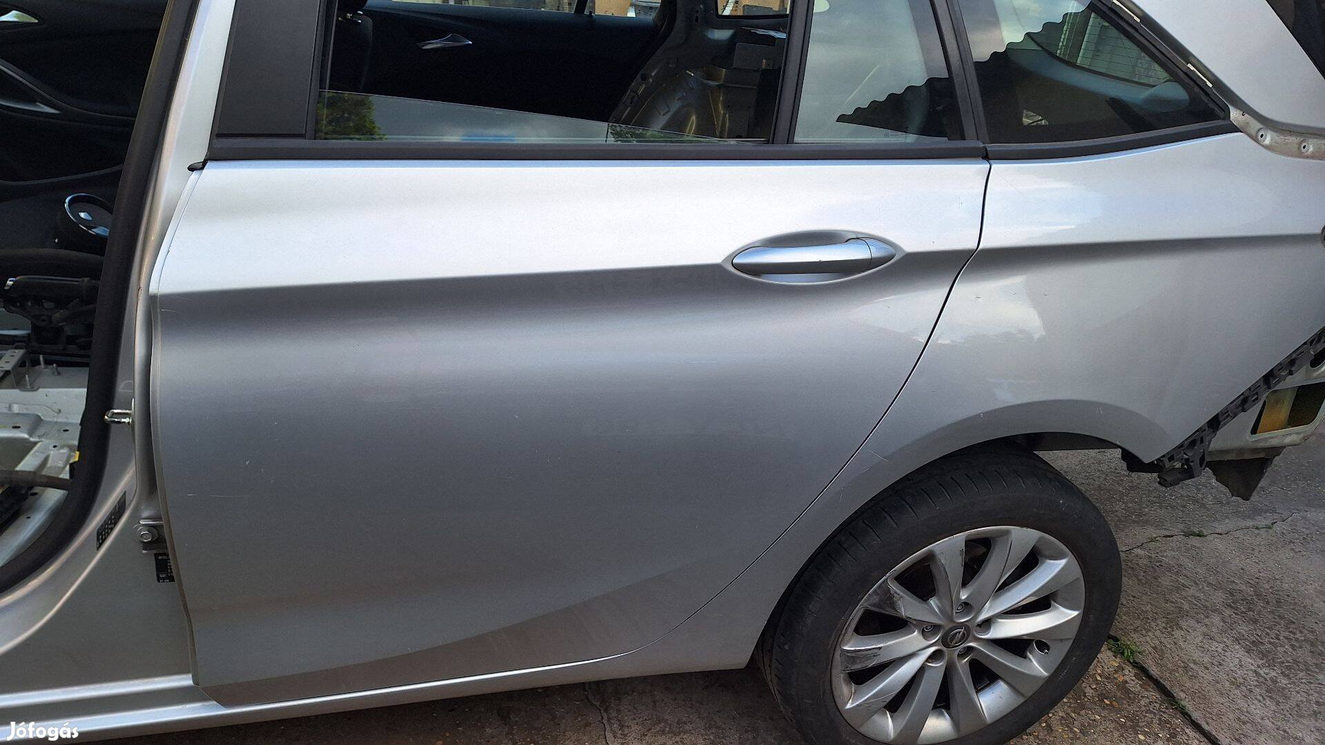 Opel Astra K kombi bal hátsó ajtó Z176
