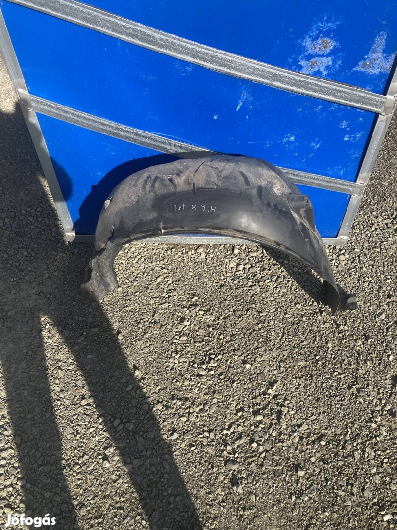 Opel Astra K limousin jobb hátsó dobbetét
